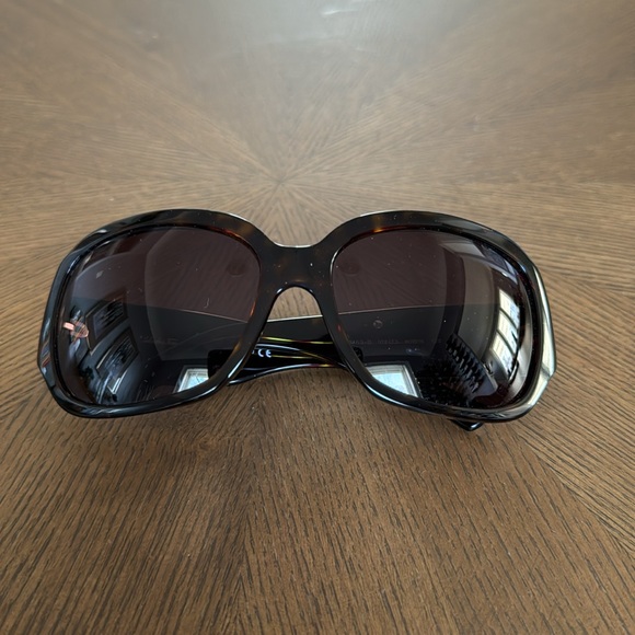 Salvatore Ferragamo Sunglasses - Picture 2 of 6